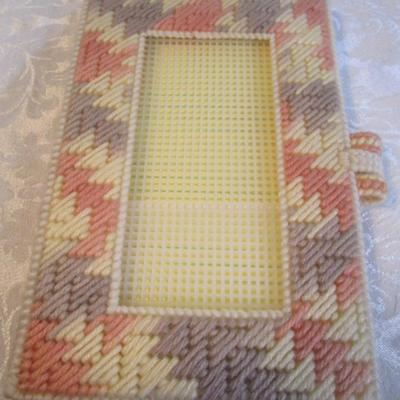 8 notepad holders with 5" x 7" notepads