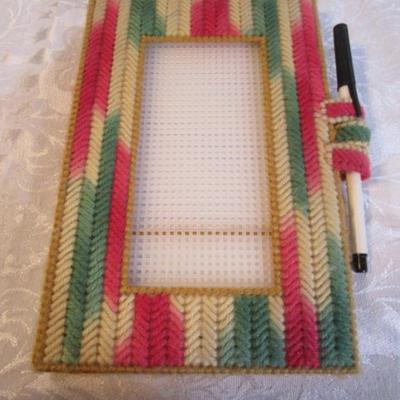 8 notepad holders with 5" x 7" notepads