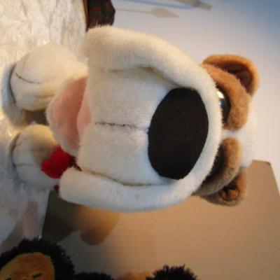 Sale Photo Thumbnail #742: Dog takes 3 AA batteries not included & sings "How Much is That Doggy in the Window"