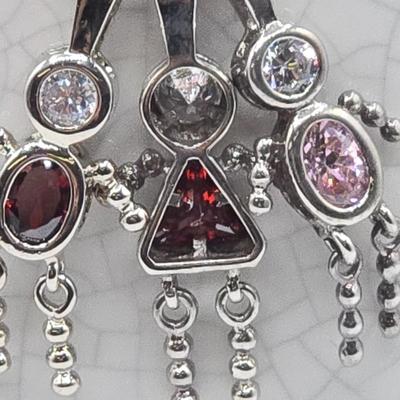 LOT 40: 18 inch Sterling Silver Chain with Grandmother and Grandchildren Charms 12.2gtw