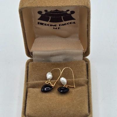 LOT 44: 14k Earrings with Heart /1.1 gtw