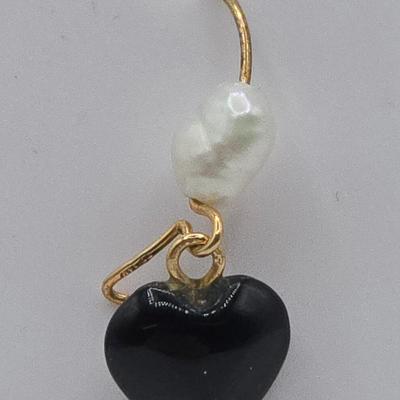 LOT 44: 14k Earrings with Heart /1.1 gtw