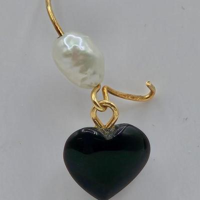 LOT 44: 14k Earrings with Heart /1.1 gtw