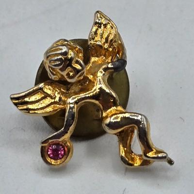 LOT 45: Variety of Holiday Jewelry