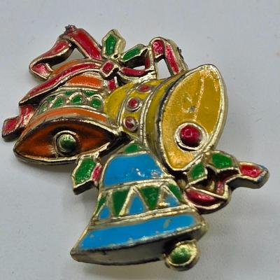 LOT 45: Variety of Holiday Jewelry