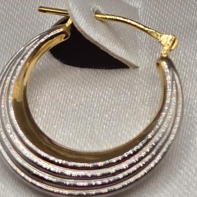LOT 53: 14k Gold and Sterling Silver Earrings/0.9gtw