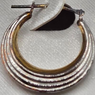 LOT 53: 14k Gold and Sterling Silver Earrings/0.9gtw