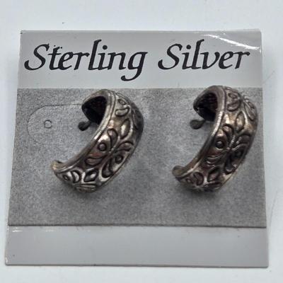 LOT 54: 3 Pairs of Sterling Silver Earrings/14.1 gtw and Sterling Silver Spoon Pin/5.7 gtw,