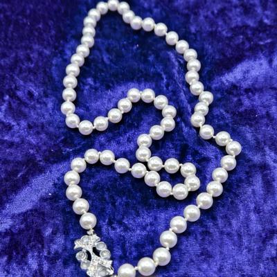 LOT 62: Variety of Faux Pearl Neclaces and More