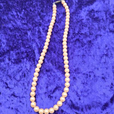 LOT 62: Variety of Faux Pearl Neclaces and More