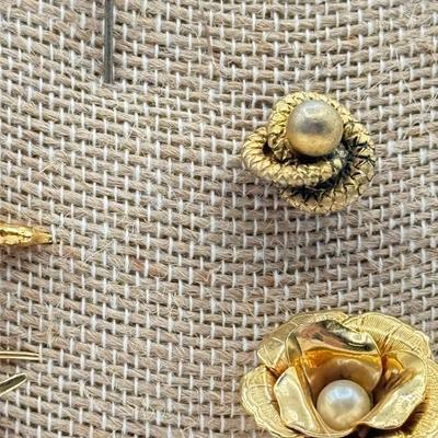 LOT 68: Vintage Stick Pins: Flowers, Starfish, Kangaroo & Leaves