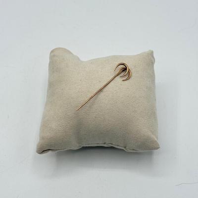 LOT 77: Vintage Double Horseshoe Lucky 14k Gold Stick Pin (0.8g)