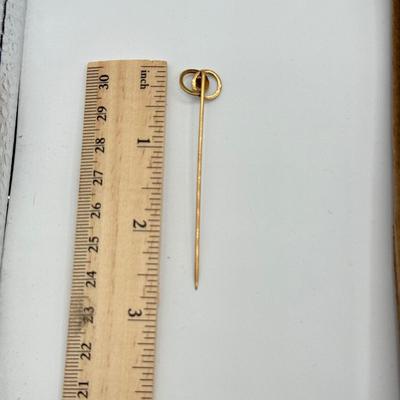 LOT 78: 14k Gold Pearl Stick Pin (1.7g)