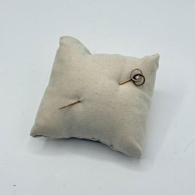 LOT 78: 14k Gold Pearl Stick Pin (1.7g)