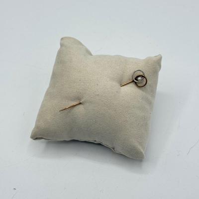LOT 78: 14k Gold Pearl Stick Pin (1.7g)