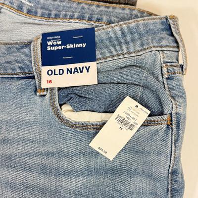 LOT 81: NWT Plus Sized Women's Clothing: Pair of 2XL Cardigans, XXL Dark Green Sweatsuit & Old Navy Size 16 "Super...