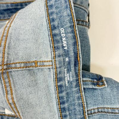 LOT 81: NWT Plus Sized Women's Clothing: Pair of 2XL Cardigans, XXL Dark Green Sweatsuit & Old Navy Size 16 "Super...