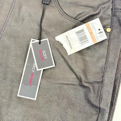 LOT 82: Women's Winter Outfits: Pair of 2XL Sweaters, Size Large Black Leggings & Nine West Pants (size 12)