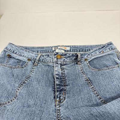 LOT 84: Plus size Purple Champion Sweatshirt, Zip up Sweater & Three Pairs of Jeans