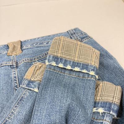 LOT 84: Plus size Purple Champion Sweatshirt, Zip up Sweater & Three Pairs of Jeans