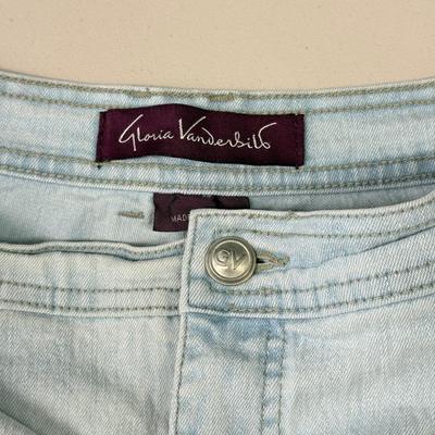 LOT 85: Vintage Shania Twain Tour Shirt, Size 6Y Nike Sneakers & More