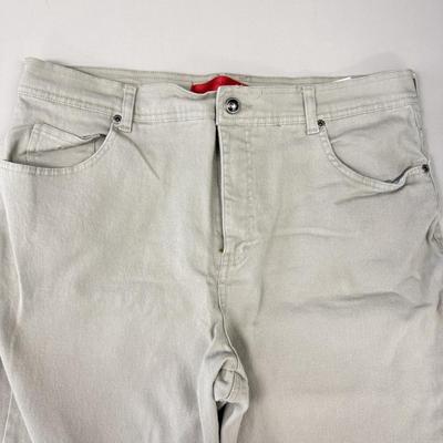 LOT 85: Vintage Shania Twain Tour Shirt, Size 6Y Nike Sneakers & More