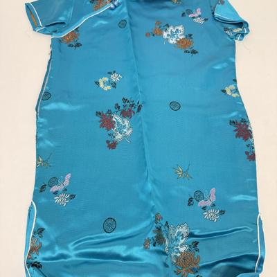 LOT 86: Large Collection of Vintage & Hand Made Baby/Doll Clothes