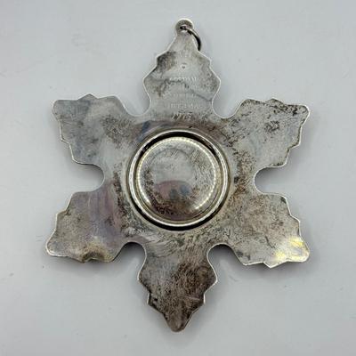 LOT 88: 1975 Gorham Sterling Silver Snowflake Ornament (19.91g)