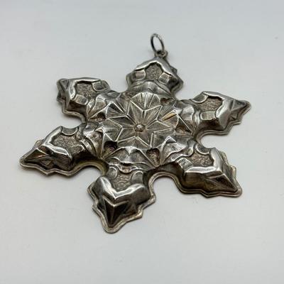 LOT 88: 1975 Gorham Sterling Silver Snowflake Ornament (19.91g)
