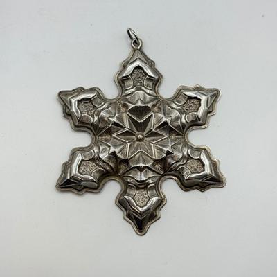 LOT 88: 1975 Gorham Sterling Silver Snowflake Ornament (19.91g)