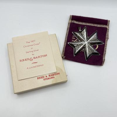LOT 89: Reed & Barton 1977 Christmas Cross Sterling Silver Ornament (15.69g)
