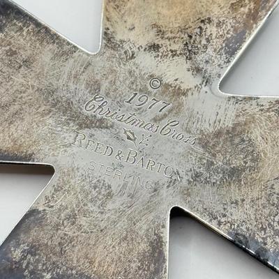 LOT 89: Reed & Barton 1977 Christmas Cross Sterling Silver Ornament (15.69g)