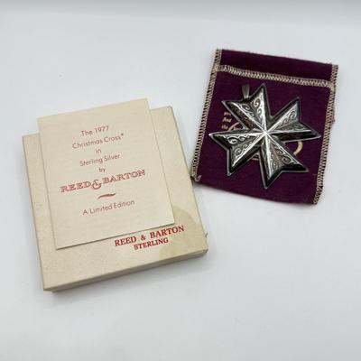 LOT 89: Reed & Barton 1977 Christmas Cross Sterling Silver Ornament (15.69g)