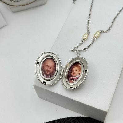 LOT 95: Collection of Silvertone Necklaces & Chains