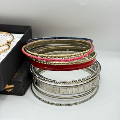 LOT 100: Alex and Ani Charm Bracelets w/ Boxes, Bangles & Beaded Bracelets