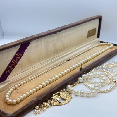 LOT 101: Collection of Costume "Pearl" Jewelry