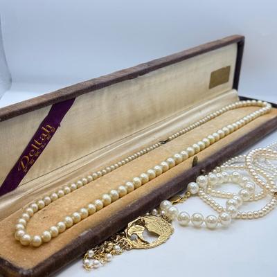 LOT 101: Collection of Costume "Pearl" Jewelry