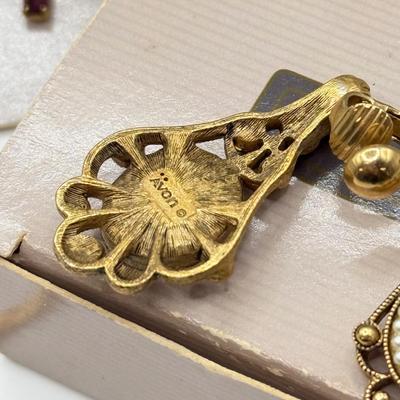 LOT 107: Collection of Avon Jewelry - some w/ Boxes