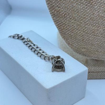 LOT 109: Necklaces, Bracelet & Earrings