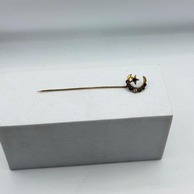 LOT 111: Vintage 14k Gold Masonic Hat / Stick Pin (1.0g)