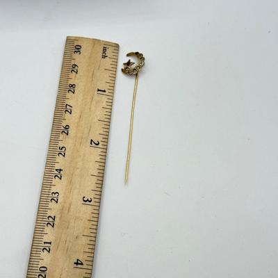 LOT 111: Vintage 14k Gold Masonic Hat / Stick Pin (1.0g)