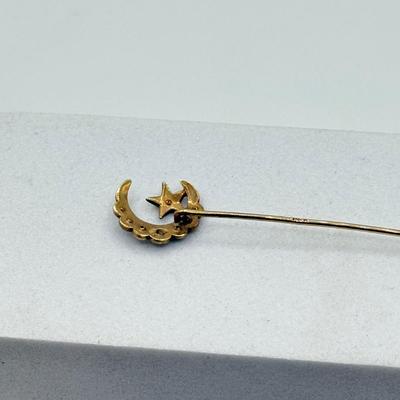 LOT 111: Vintage 14k Gold Masonic Hat / Stick Pin (1.0g)