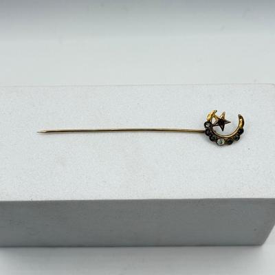 LOT 111: Vintage 14k Gold Masonic Hat / Stick Pin (1.0g)