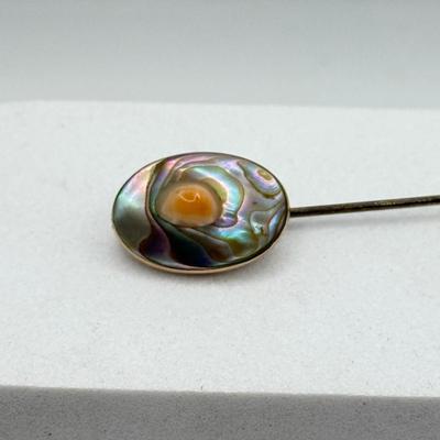 LOT 112: 10k Gold Victorian Blister Pearl Hat / Stick Pin (2.0g)