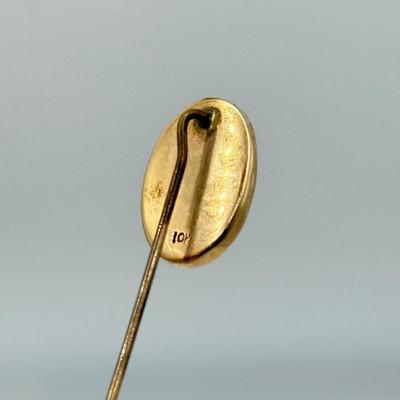 LOT 112: 10k Gold Victorian Blister Pearl Hat / Stick Pin (2.0g)