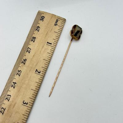 LOT 113: Antique / Vintage 10k Gold Hat / Stick Pin w/ Moss Agate Stone Inlay (1.4g)
