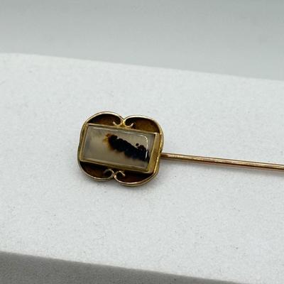 LOT 113: Antique / Vintage 10k Gold Hat / Stick Pin w/ Moss Agate Stone Inlay (1.4g)