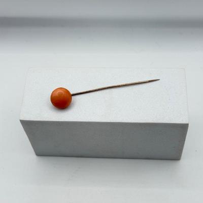 LOT 115: 14k Gold Hat / Stick Pin w/ Round Coral Stone(2.6g)