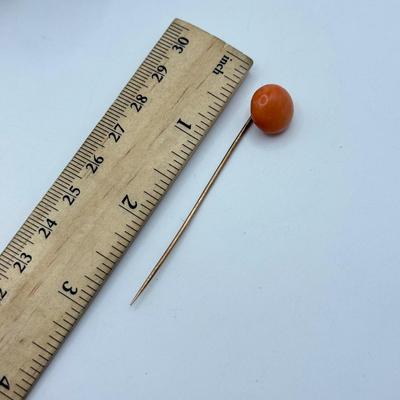 LOT 115: 14k Gold Hat / Stick Pin w/ Round Coral Stone(2.6g)