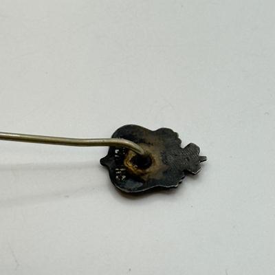 LOT 117: Vintage Sterling Silver Masonic & Crest Stick Pins (6.8g)